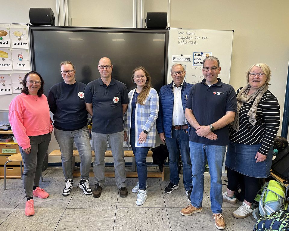 Ausbilder, Schulleitung und Vertreter der Bürgerstiftung Jüchen